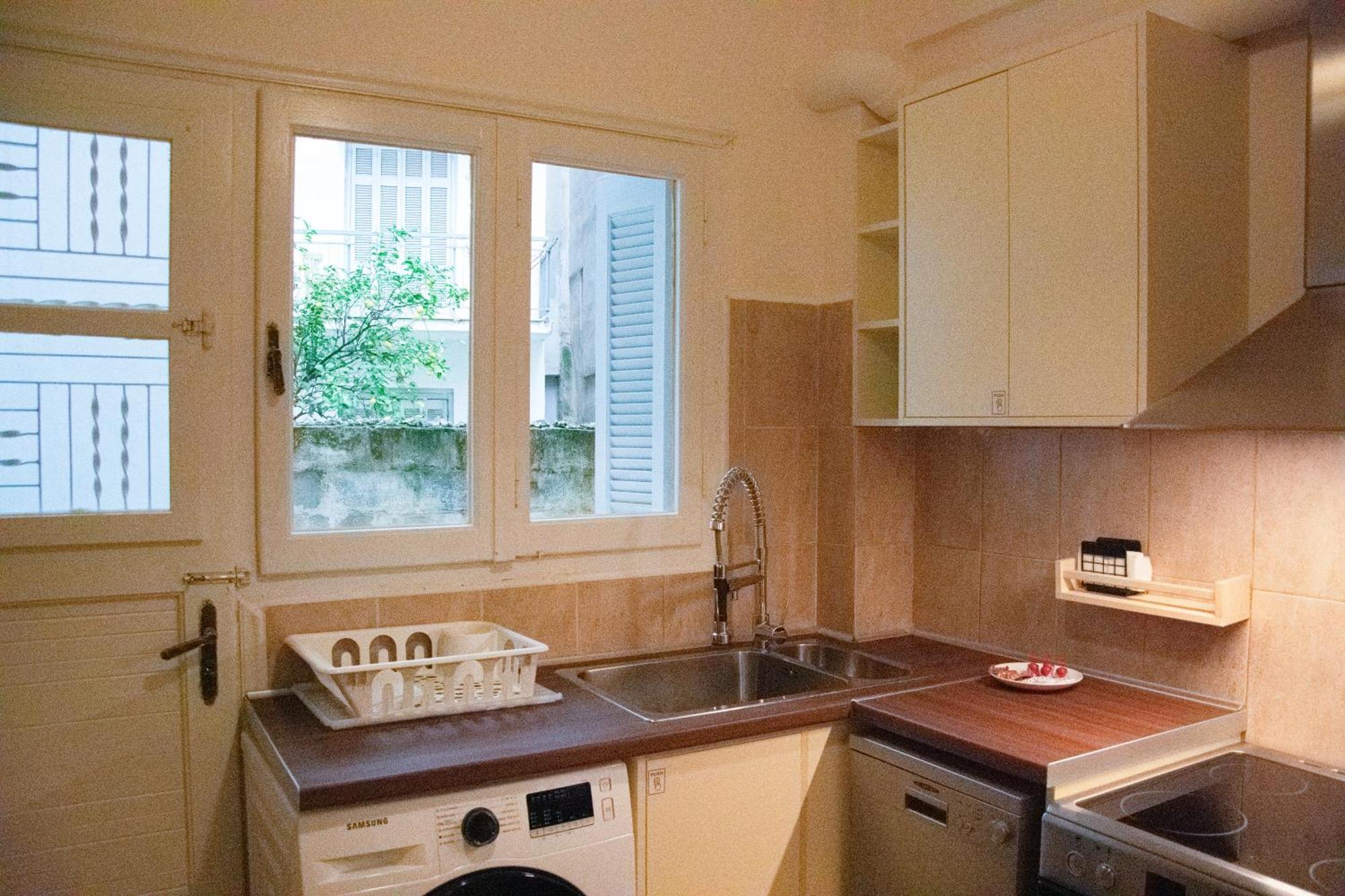 Spacious Modern Apartment In Pagkrati Atenas Exterior foto